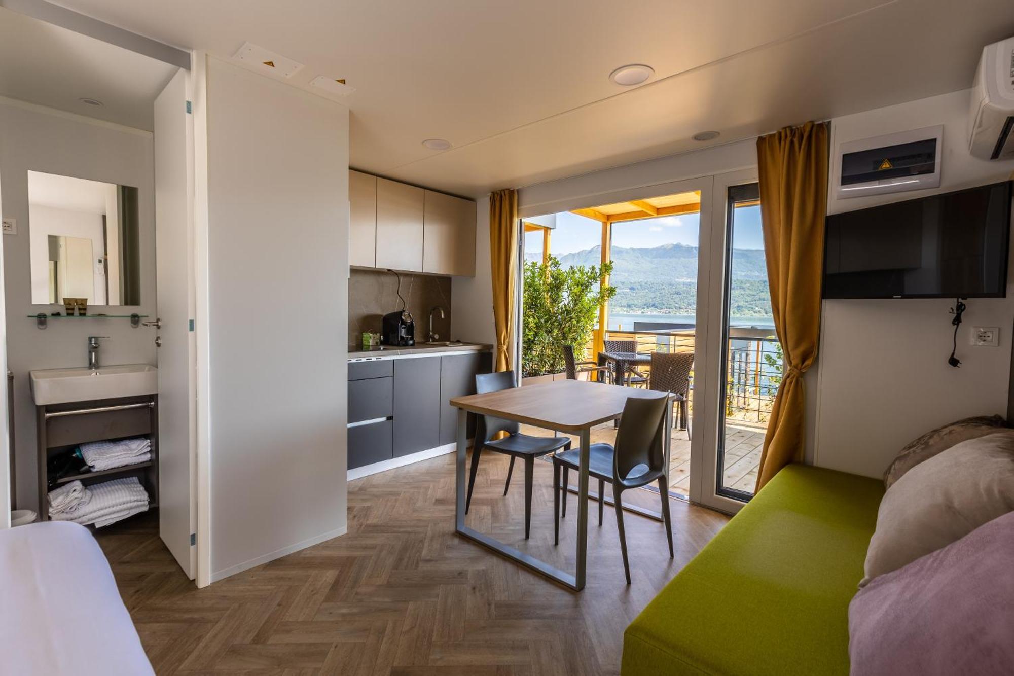 Maggiore Bay Aparthotel
